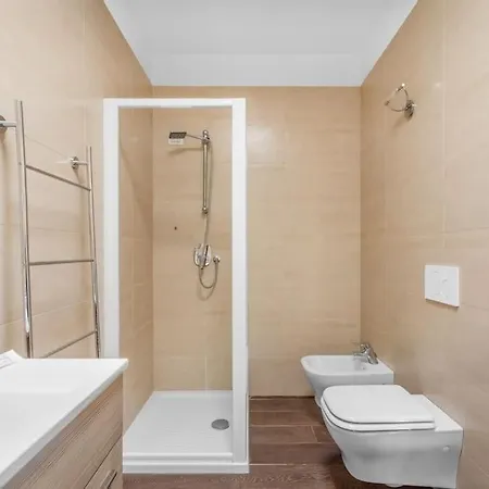 Vacation Paradise In With Many Pools Iseo