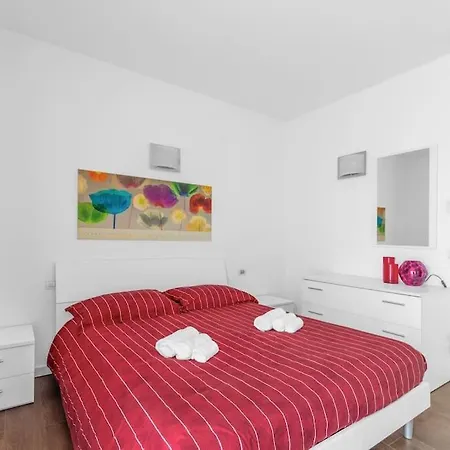 Vacation Paradise In With Many Pools Iseo