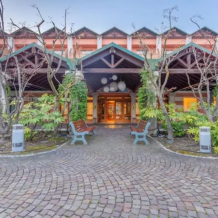 Vacation Paradise In With Many Pools