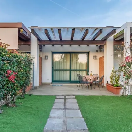 Vacation Paradise In With Many Pools Iseo