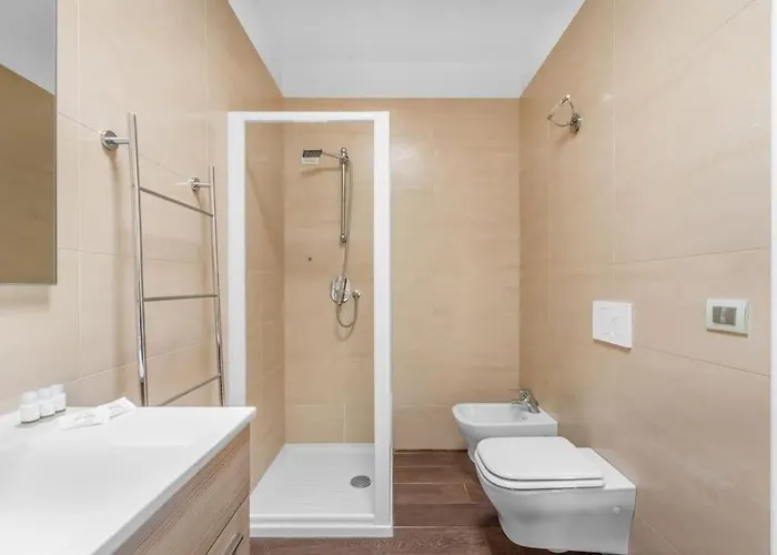 Vacation Paradise In With Many Pools Iseo